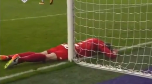 MOŽDA I NAJGORI AUTOGOL SVIH VREMENA: Golman Genka poklonio pobedu Anderlehtu (VIDEO)