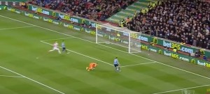 NEVEROVATNO: Dao dva gola, a ostaće upamćen po promašaju sezone u Premijer ligi (VIDEO)