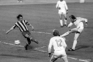 VREMEPLOV: Kada u 120. minutu slaviš bez rukavica, onda ti ‘ušati’ pehar lako isklizne (VIDEO)