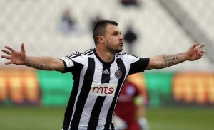 BOŽINOV DAO DVA GOLA, ALI: Zasluge je predao ‘Bogu Sakisu’ (FOTO)