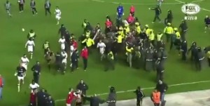 VRELA KRV: Haos u Boliviji, Brazilci provocirali pa dobili ‘preko nosa’ (VIDEO)