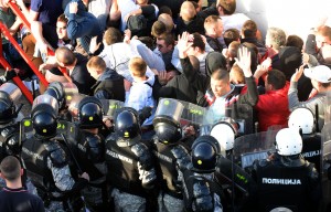 INCIDENT: Evo kako je došlo do sukoba Delija i policije (VIDEO)