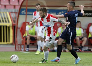 NIKAKO DA UĐE: Poluvolej Kataija završio pored gola (VIDEO)