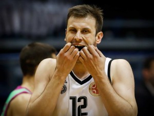 REŠETA SA SVIH STRANA: Novica Veličković se razgoropadio, ali Lazarevićev je potez utakmice (VIDEO)