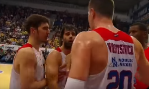 DA SE ZNA KO JE GAZDA: Teodosić fizički nasrnuo na mnogo većeg saigrača! (VIDEO)