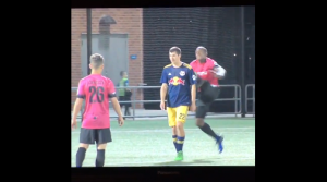 BRUTALNO: Fudbaler Pitsburga umalo namerno polomio kičmu protivniku, kakav crveni karton, ZATVOR! (VIDEO)