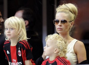 MISLILI STE DA JE OPASAN: ‘Žena zmaj’ se pita gde će Ibra da nastavi karijeru (FOTO)