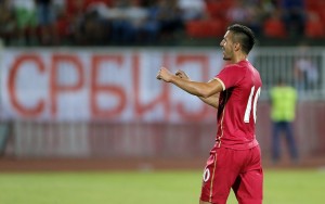 BOLJE MU IDU ASISTENCIJE: Tadić se ovog puta izborio da izvede penal, ali je to učinio strašno loše (VIDEO)