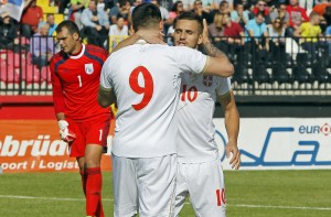 IMA LI MATERIJALA ZA ĐORĐEVIĆA? Aleksandar Mitrović i trojke ubacuje kao od šale (VIDEO)