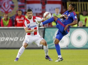 PRAVOSLAVNA BRAĆA: Lepa koreografija na severu Marakane (VIDEO)