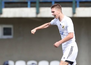 ZA DIVLJENJE: Čuka čuva svoje bisere bombardere! (FOTO)