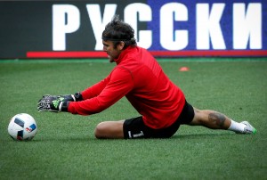 GOLČINA SA 30 METARA: Džaka ‘slomio prste’ Stojkoviću (VIDEO)