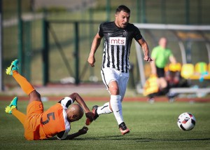 DEBITUJE ĐURĐIĆ: Gledajte na HotSportu meč Partizana i Pogona (VIDEO)