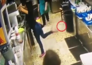 ŠTIKLOM PRAVO U SUDOPERU: Pogledajte ovo ludilo španske konobarice! (VIDEO)