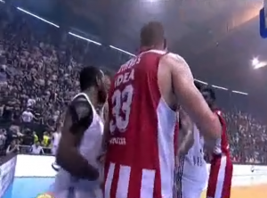 AMERIKANCI U KLINČU: Vilson i Kinsi se pokoškali, saigrači sprečili sukob (VIDEO)