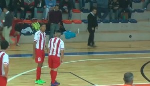 FENOMENALNO: Da li je ovo najluđa asistencija u futsalu ikada? (VIDEO)
