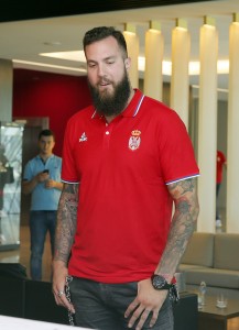 JASNA PORUKA MIROSLAVA RADULJICE: Mogli biste malo da spustite loptu!