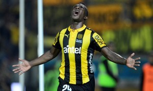 KOLUMBIJSKI ‘ANĐEO GOLOVA’: Zvezda dovodi skupu zamenu za Vijeiru! (VIDEO)