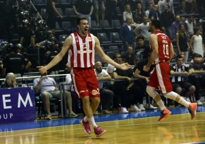 ZVEZDA SE OPROSTILA OD GUDURIĆA: Reprezentativac Srbije potpisao za Fener u rekordnom transferu (FOTO)