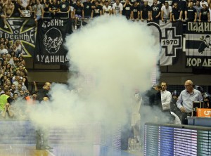 EKSPLOZIJA, BUKVALNO: Topovski udar uzdrmao kameru, ali i Aleksandra Džikića (FOTO) (VIDEO)