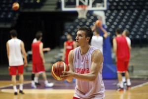 ‘NALJUTIO’ IH BOGDAN: Finiks prodao prava na ‘prvu pušku’ Srbije