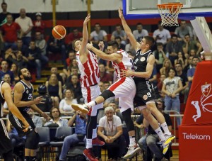 BUUM: Micić zakucao preko Murića (VIDEO)