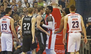 JAVIO SE KVINSI MILER: Predsednik Partizana najavio bombu, bivši igrač Zvezde odgovorio brže nego očekivano! (FOTO)