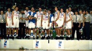 NA DANAŠNJI DAN: Zlatni košarkaši na balkonu Skupštine pred 100 hiljada ljudi