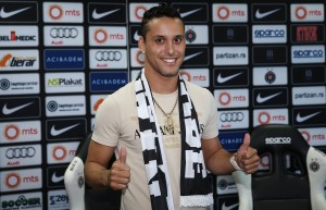 LEONARDOVA PORUKA PRED DERBI: Grobari su ovo čekali (FOTO)