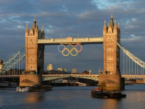 LONDON: Pronađena i uklonjena bomba na Temzi, 163. trka Oksofra i Kembridža po rasporedu