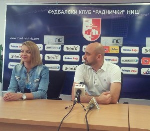 LEPOTA SA JUGA: Potparol Sanja Mirković ‘pčela radilica’ Reala sa Nišave (FOTO)