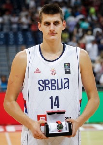 JAKI SMO NA REČIMA, POKAŽIMO SE I NA DELU: Svi za Nikolu Jokića! (FOTO)