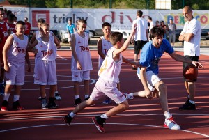 PUNO SRCE: Teodosić uz pomoć reprezentativaca otvorio kamp ‘Teo4’ (FOTOGALERIJA)