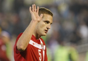 VREMEPLOV: Najčudniji gol koji je Srbija primila, a jedan čovek zbog promašenog penala nezasluženo postao persona ‘non grata’ (VIDEO)