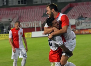 STRPLJENJU SE, POLAKO, BLIŽI KRAJ: Igrači Vojvodine mesecima igraju bez dinara!