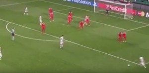 NI DVA GOLMANA NE BI POMOGLA: Golčina kojoj bi pozavideo i Kristijano Ronaldo (VIDEO)