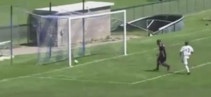 GDE ĆE TI DUŠA, SUDIJA? Najneverovatniji gol ikada, poništen zbog ofsajda! (VIDEO)