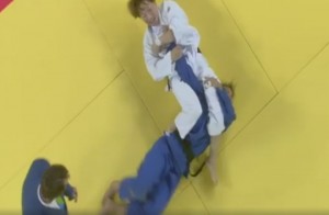 SVAKA ČAST DEVOJKO: Pogledajte kako se s slomljenom rukom Brazilka borila do kraja (VIDEO)