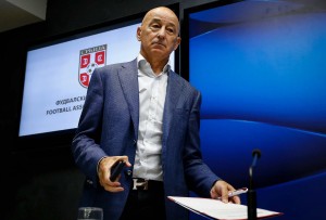 GOSTI SER ALEKSA FERGUSONA: Muslin i Bunjevčević na seminaru u Parizu