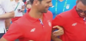 KARNEVAL U RIJU: Ovako Novak pleše sambu (VIDEO)