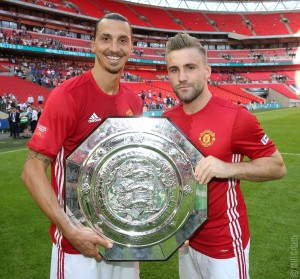 „TEROR IZ ŠVEDSKE“: A za Zlatana pesma navijača Junajteda (VIDEO)