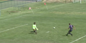 AKROBATA: Gol kakav niste videli do sada, pogledajte šta je momak uradio (VIDEO)