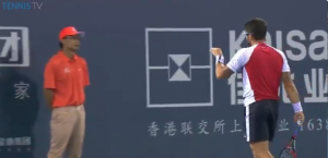 ‘DA-LI-SI-REKAO-NEŠTO?’: Razgovor Tipsarevića i linijskog sudije je munjevito postao pravi hit (VIDEO)