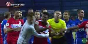 FRKA U ZVEZDINOM BRATSKOM KLUBU: Udario svog golmana i patosirao ga! (VIDEO)