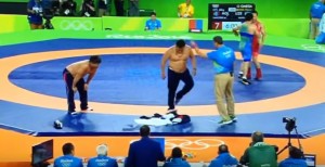 STRIPTIZ IH SKUPO KOŠTAO: Uzbekistanski treneri žestoko kažnjeni zbog incidenta na OI (VIDEO)