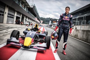 PRVA SRPKINJA U F1: Ovako je Ivana Španović provozala Red Bull formulu (VIDEO)