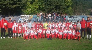 NEMA STRAHA ZA BUDUĆNOST: Zvezdini klinci „gaze“ redom