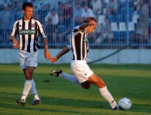 VREMEPLOV: Čovek sa dinamitom u nogama, skoro svaki gol mu je bio za TV špice (VIDEO)