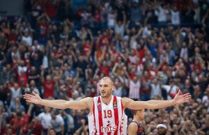 TI SI ZVEZDIN KARI, SIMONE: Marko vezao četiri trojke i u Areni je nastao delirijum (VIDEO)