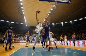 FOTO-UBOD: To se zove spuštena rampa, da se protivniku zavrti u glavi (FOTOGALERIJA)